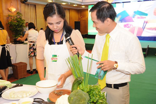  Phụ nữ Việt hạnh phúc khi được vinh danh cùng Vua đầu bếp Mỹ